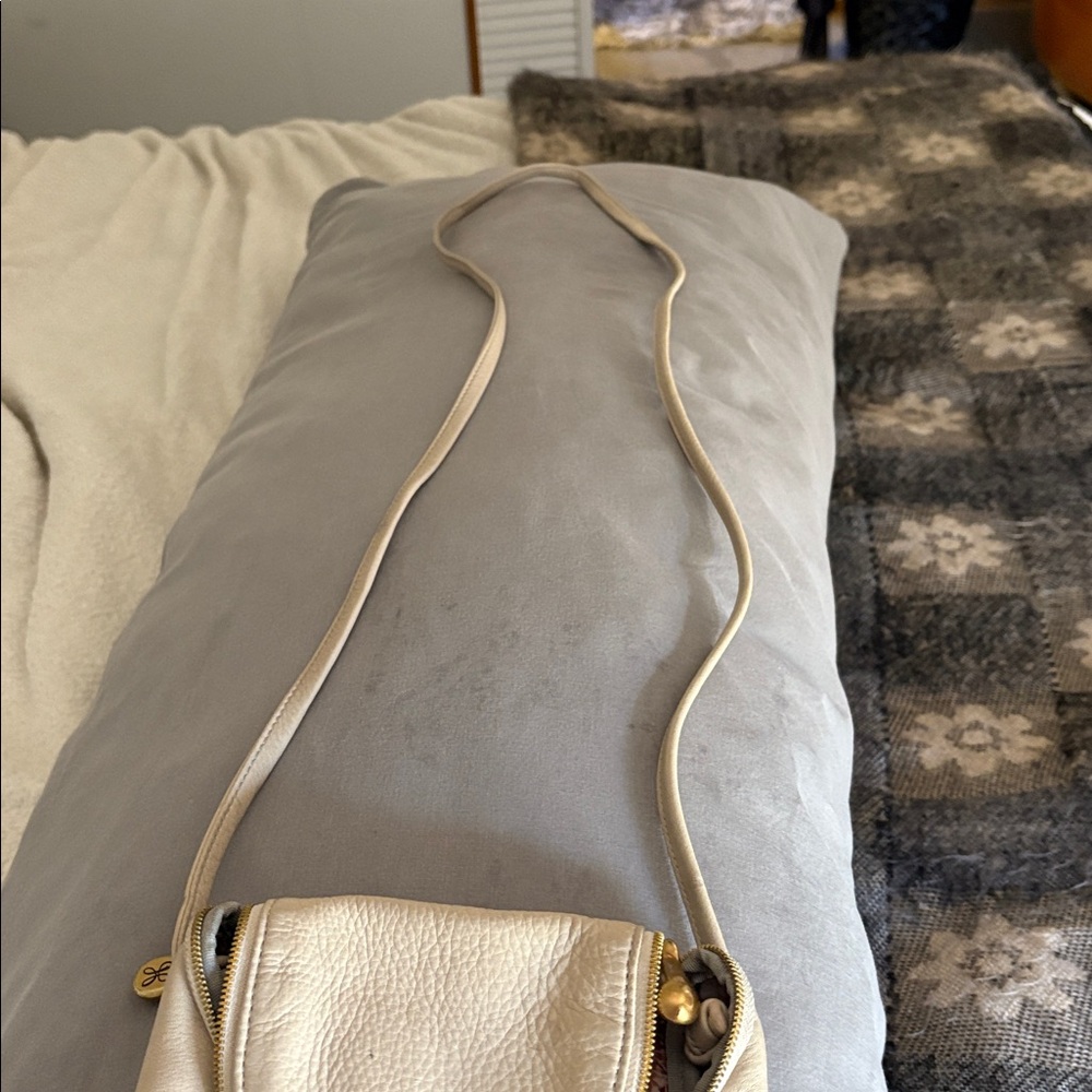 HOBO Cream Leather Crossbody Bag - Picture 8 of 8
